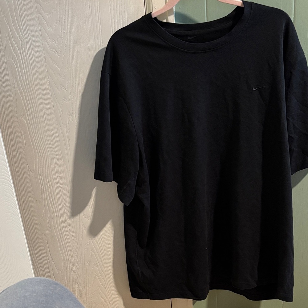 Black Nike PRIMARY Men's T-Shirt